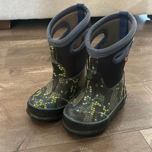 Kids insulated Winter Rainboot -30 degree F toddler size 7 bogs.